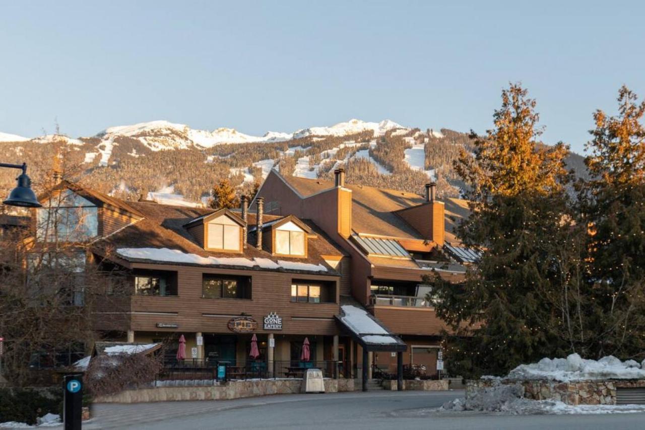 Patagonia 2 Bed 2 Bath With Private Hot Tub * Whistler